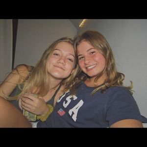 Meet your Posher, Chloe